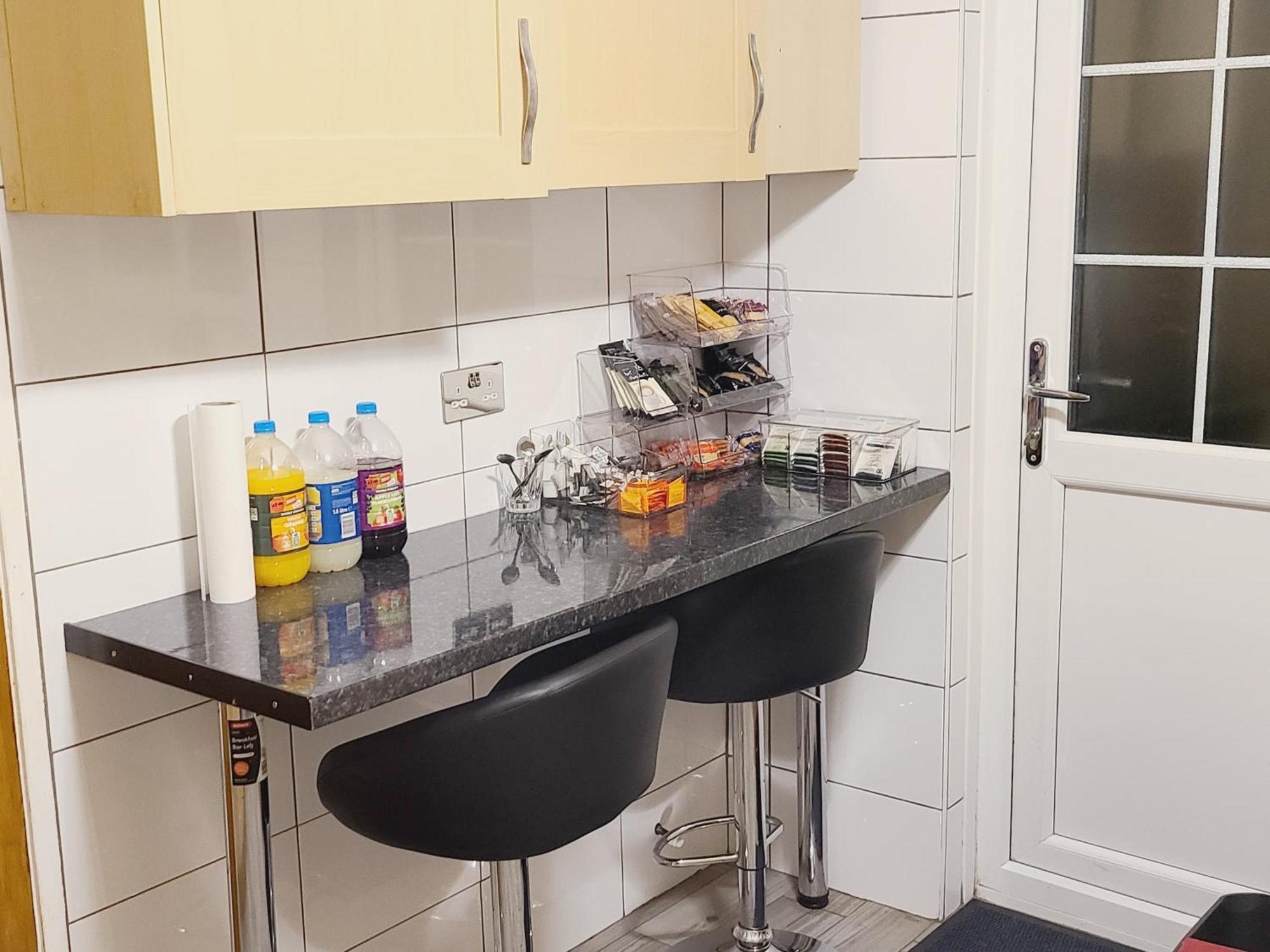 Gatwick Rooms-Travel Service-Airport Parking Ifield Exterior foto
